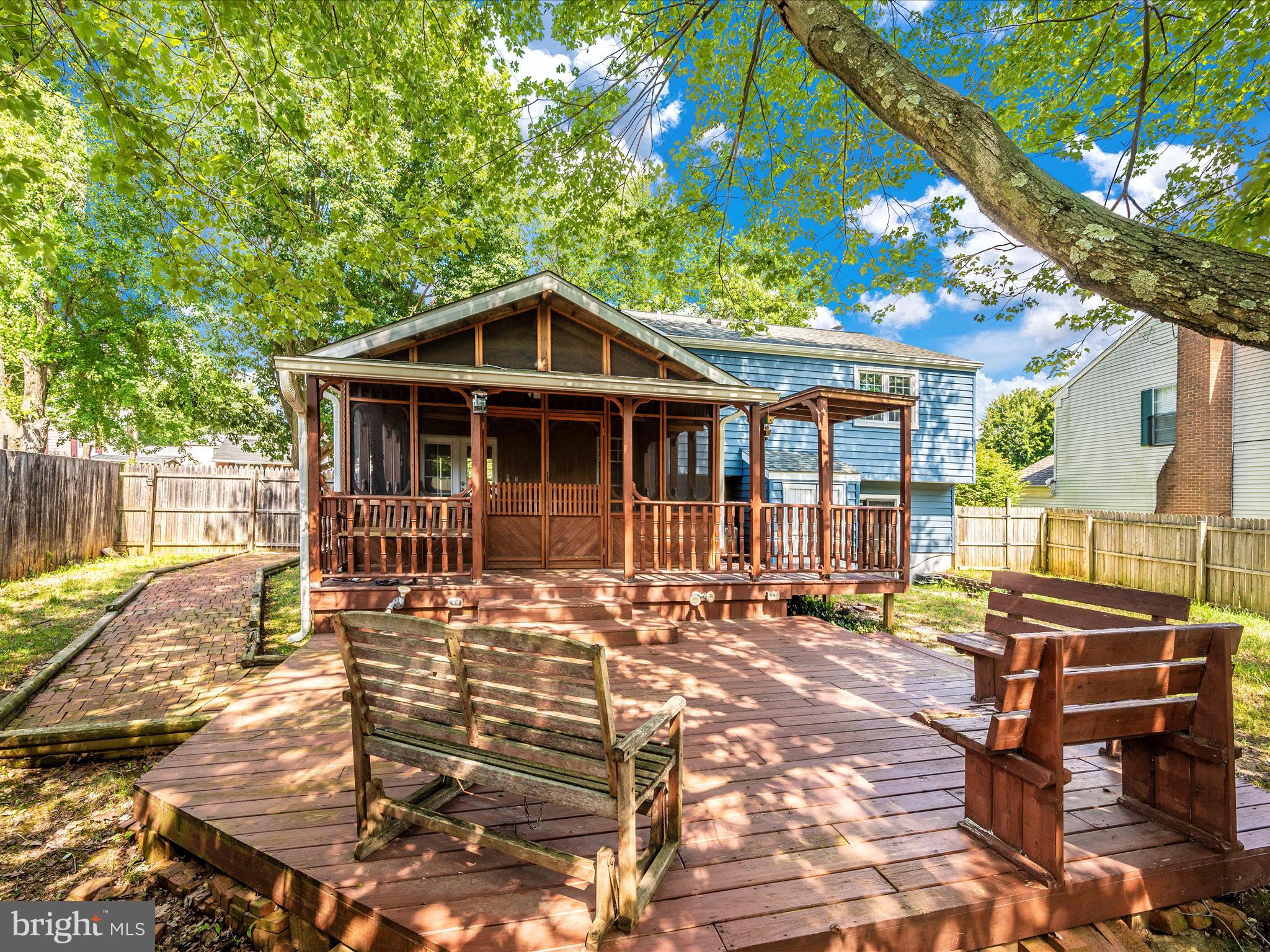 1524 Andover Ln