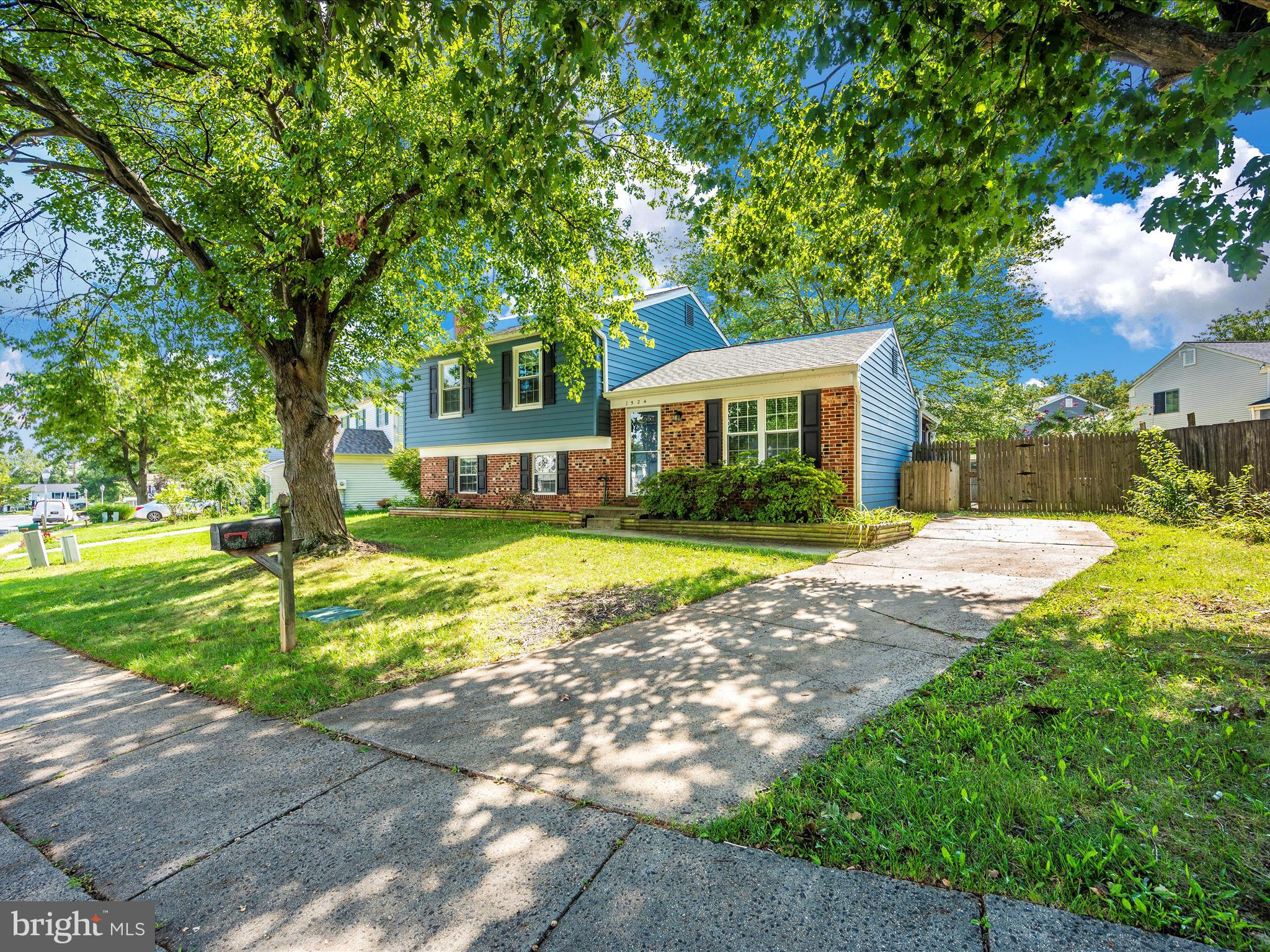 1524 Andover Ln