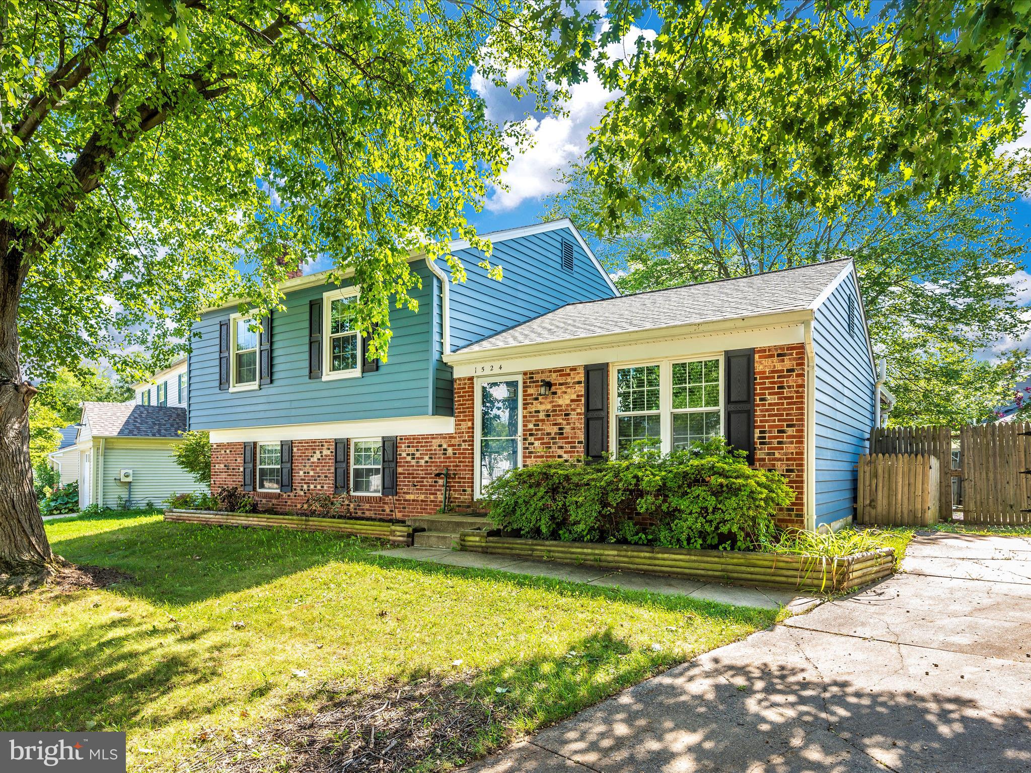 1524 Andover Ln