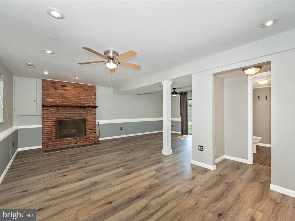 1524 Andover Ln