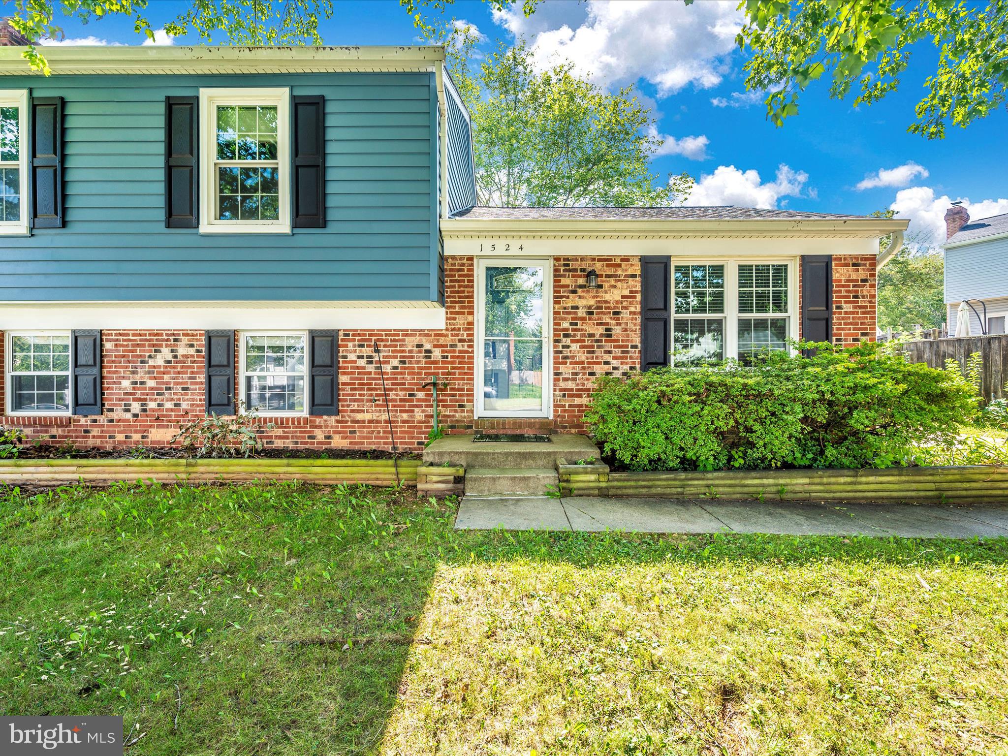 1524 Andover Ln