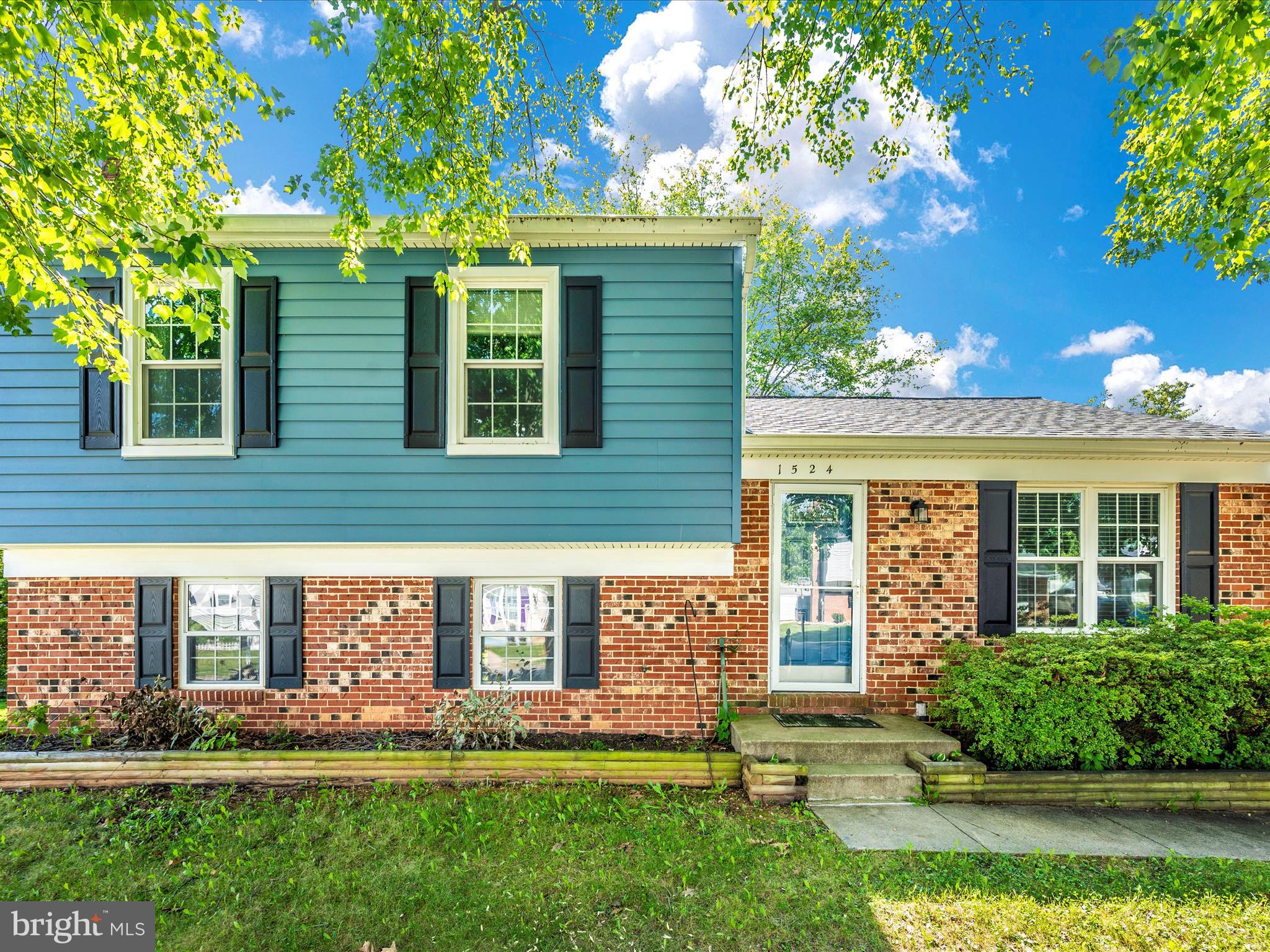 1524 Andover Ln