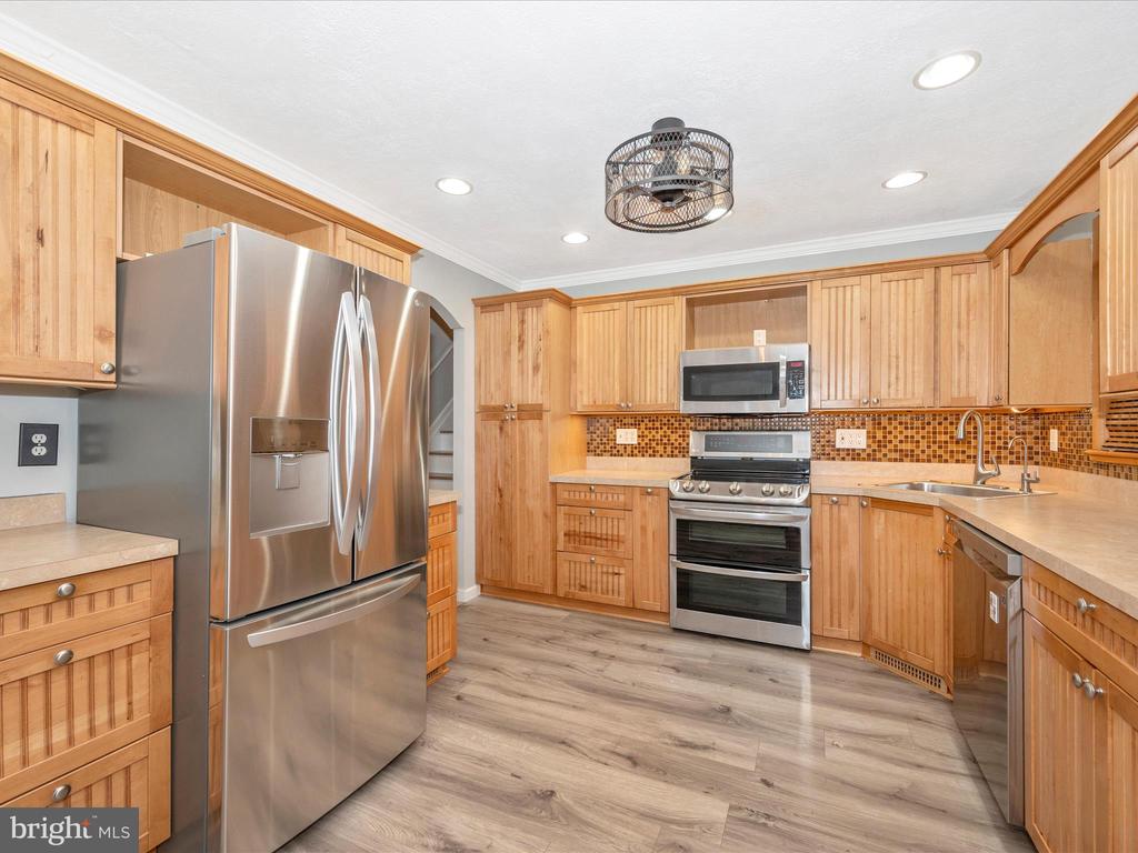 1524 Andover Ln