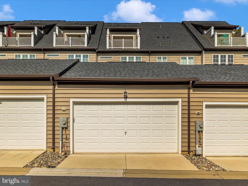 905 Holden Rd