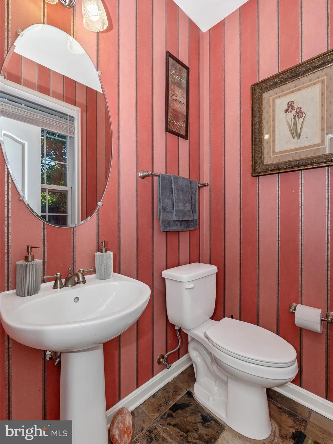 107 Swallow Pointe Ct