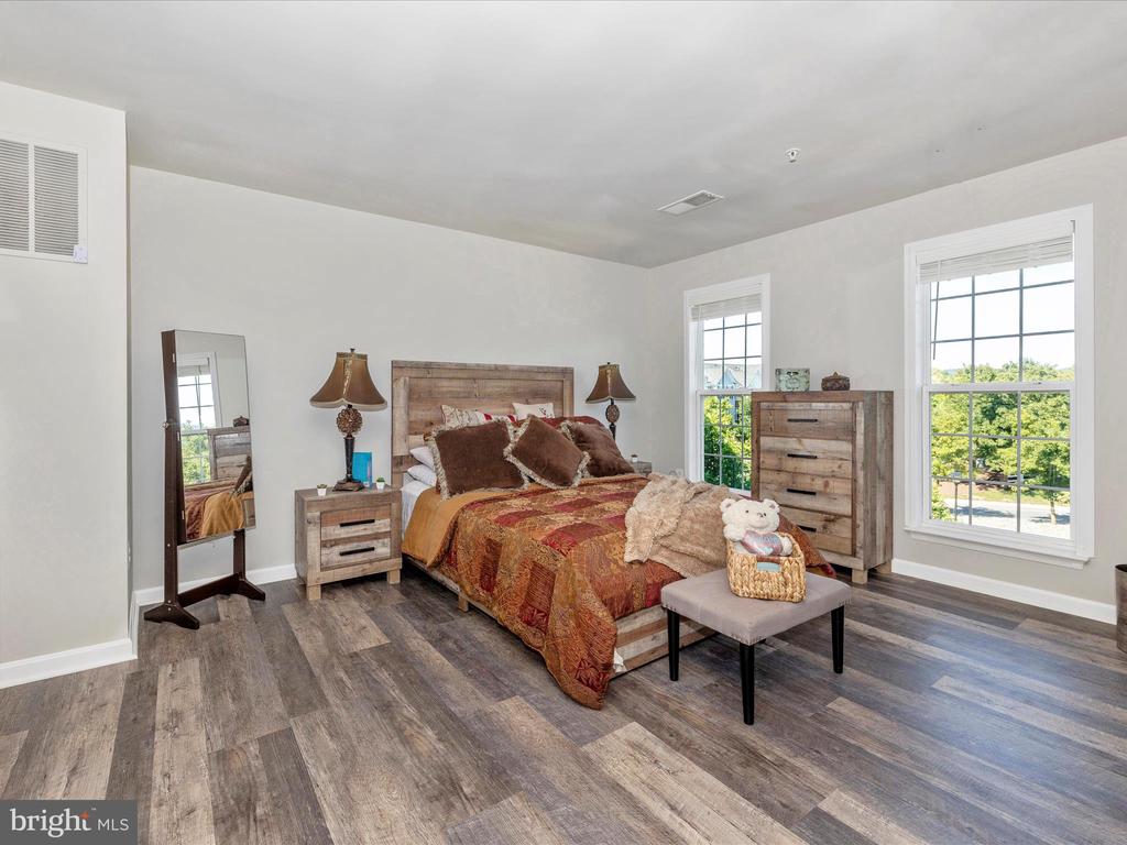 107 Swallow Pointe Ct