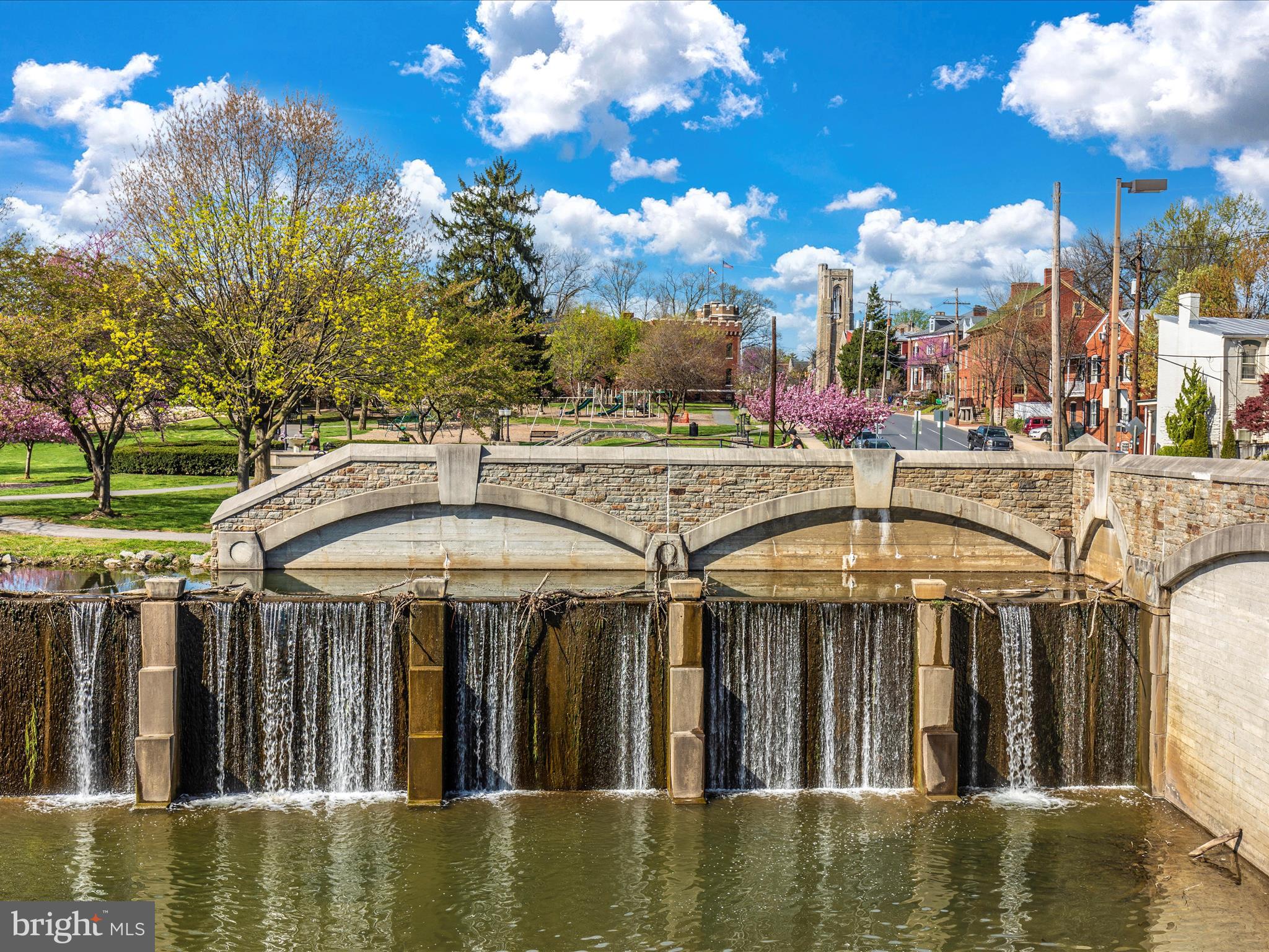 107 Swallow Pointe Ct