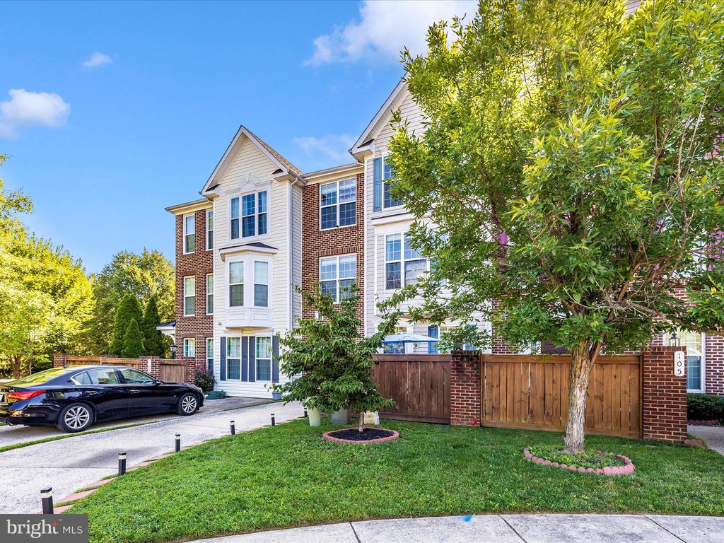 107 Swallow Pointe Ct