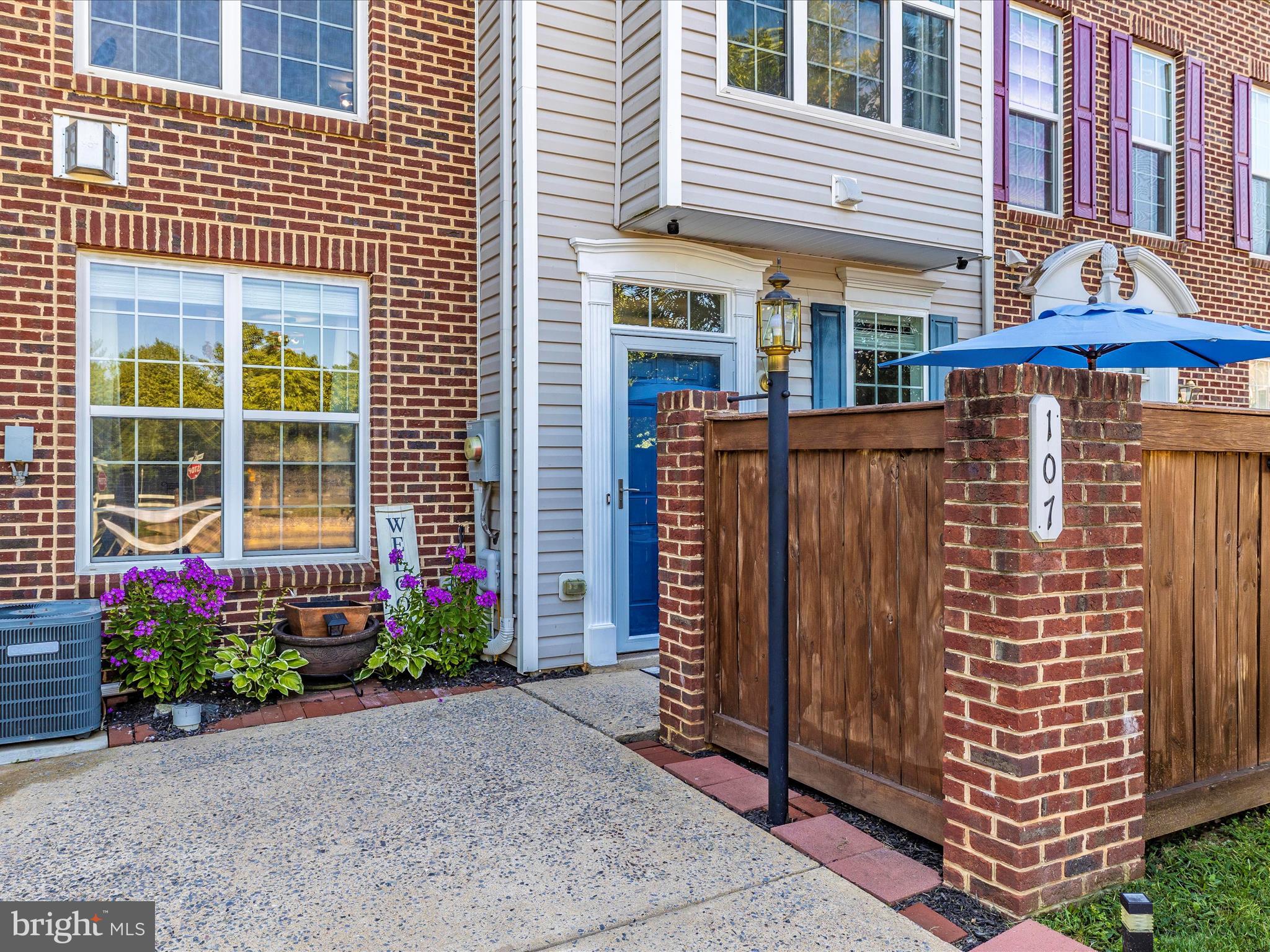 107 Swallow Pointe Ct