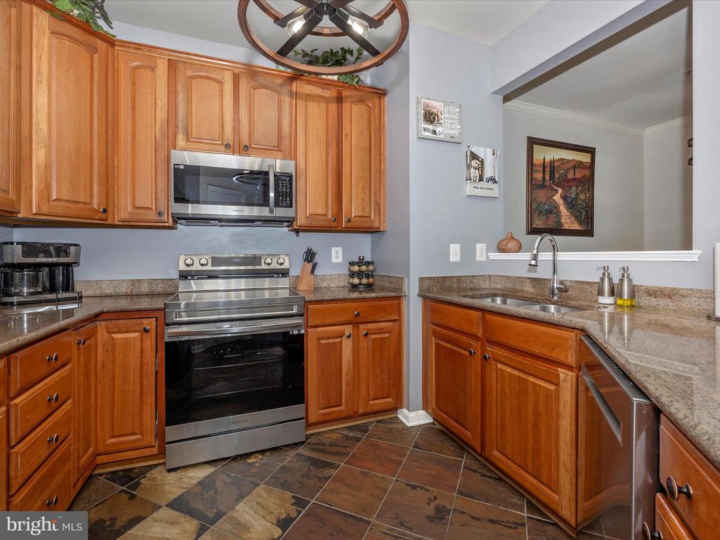 107 Swallow Pointe Ct