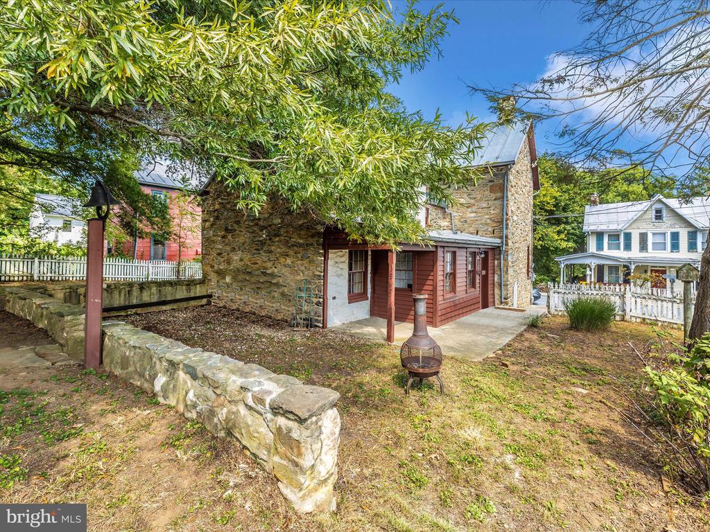 120 E Main St