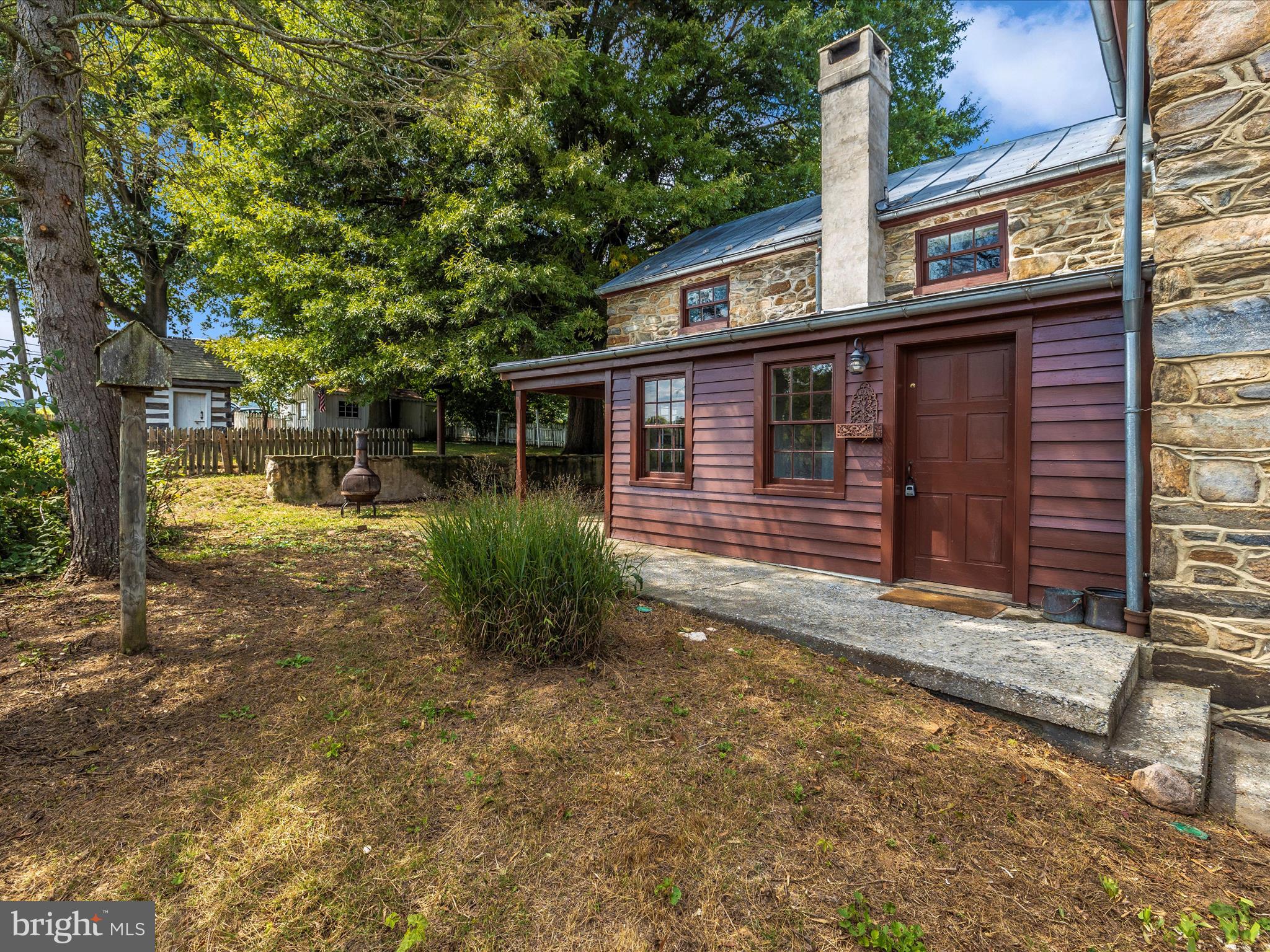 120 E Main St
