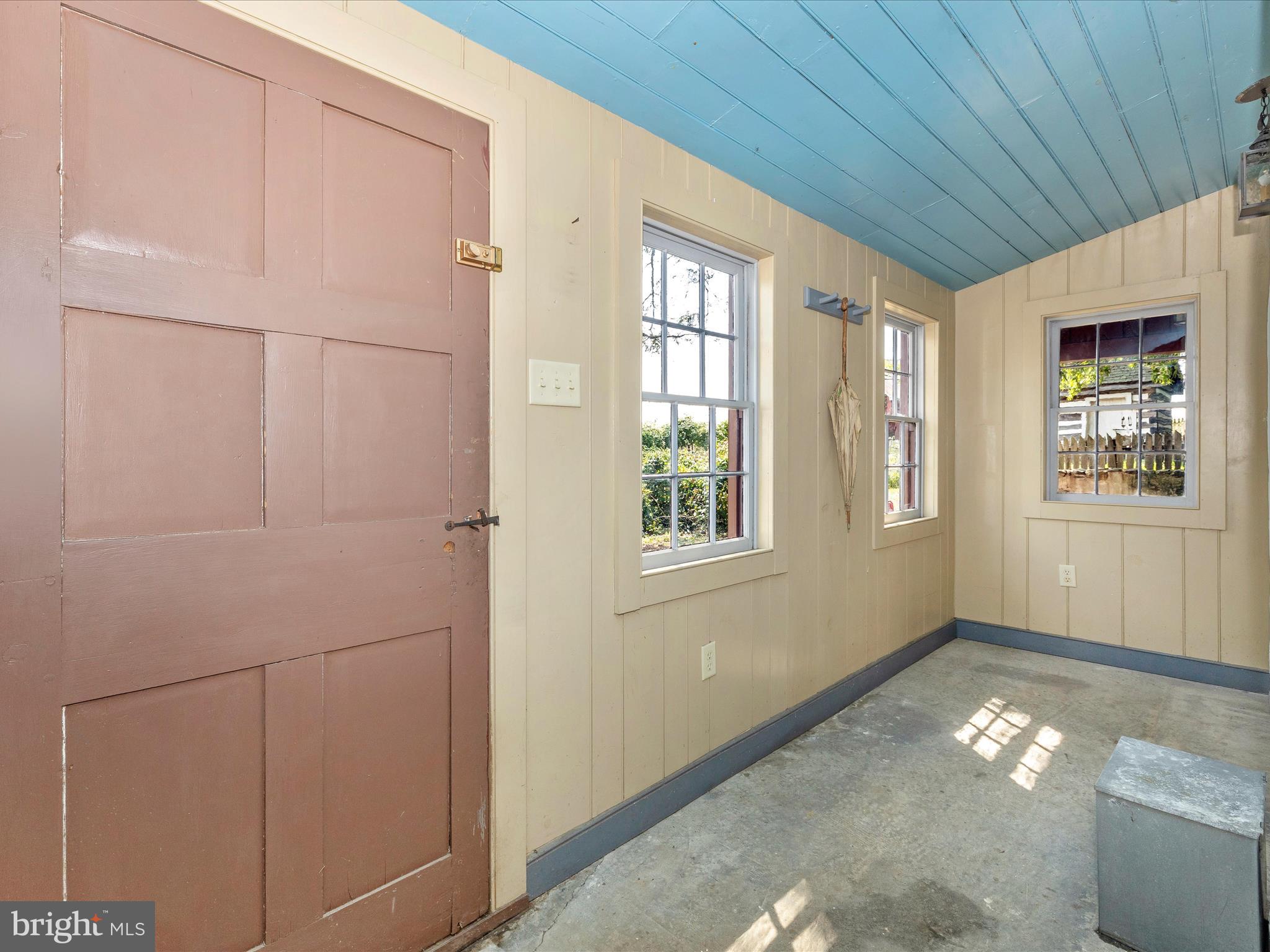 120 E Main St