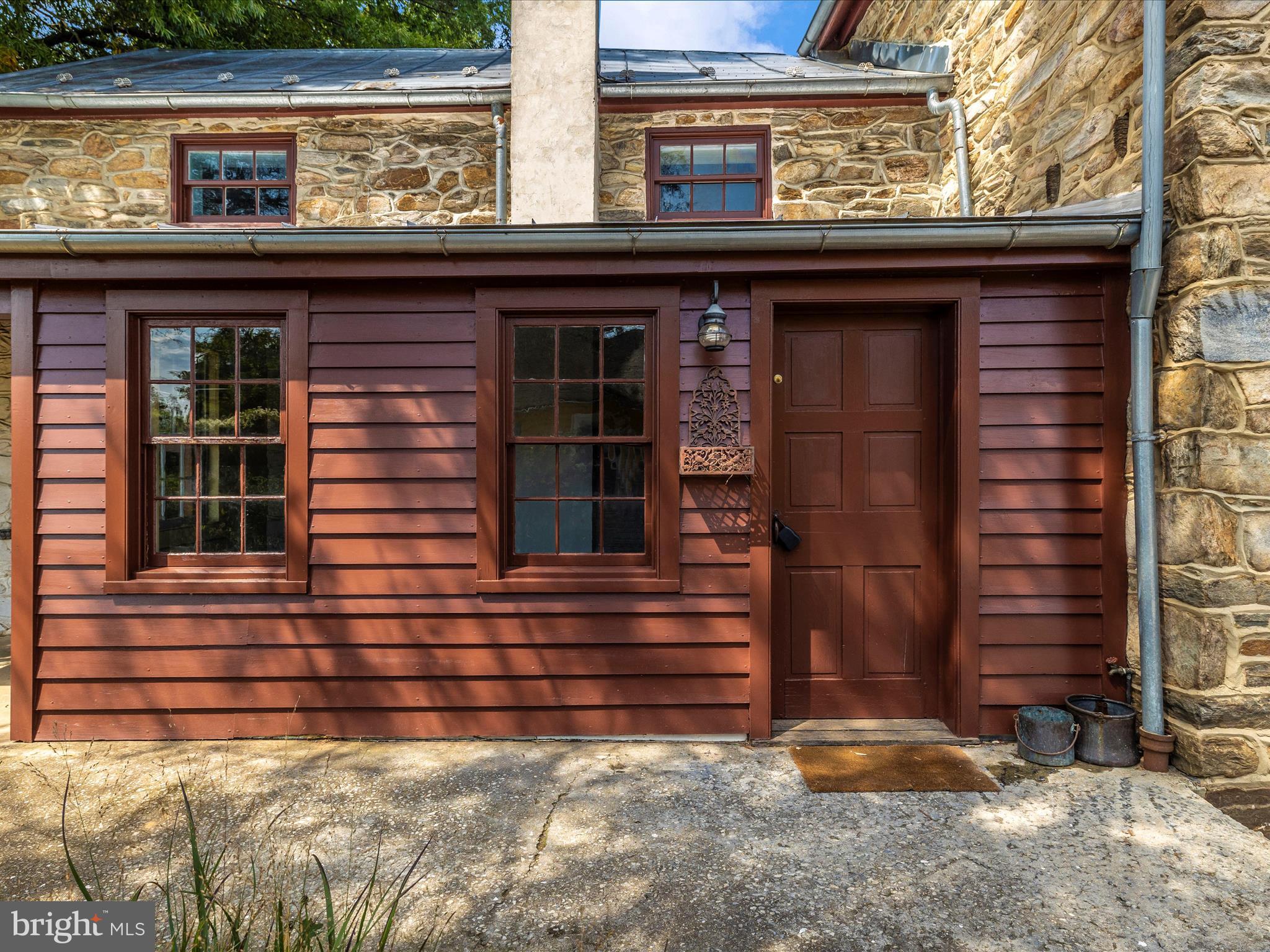 120 E Main St