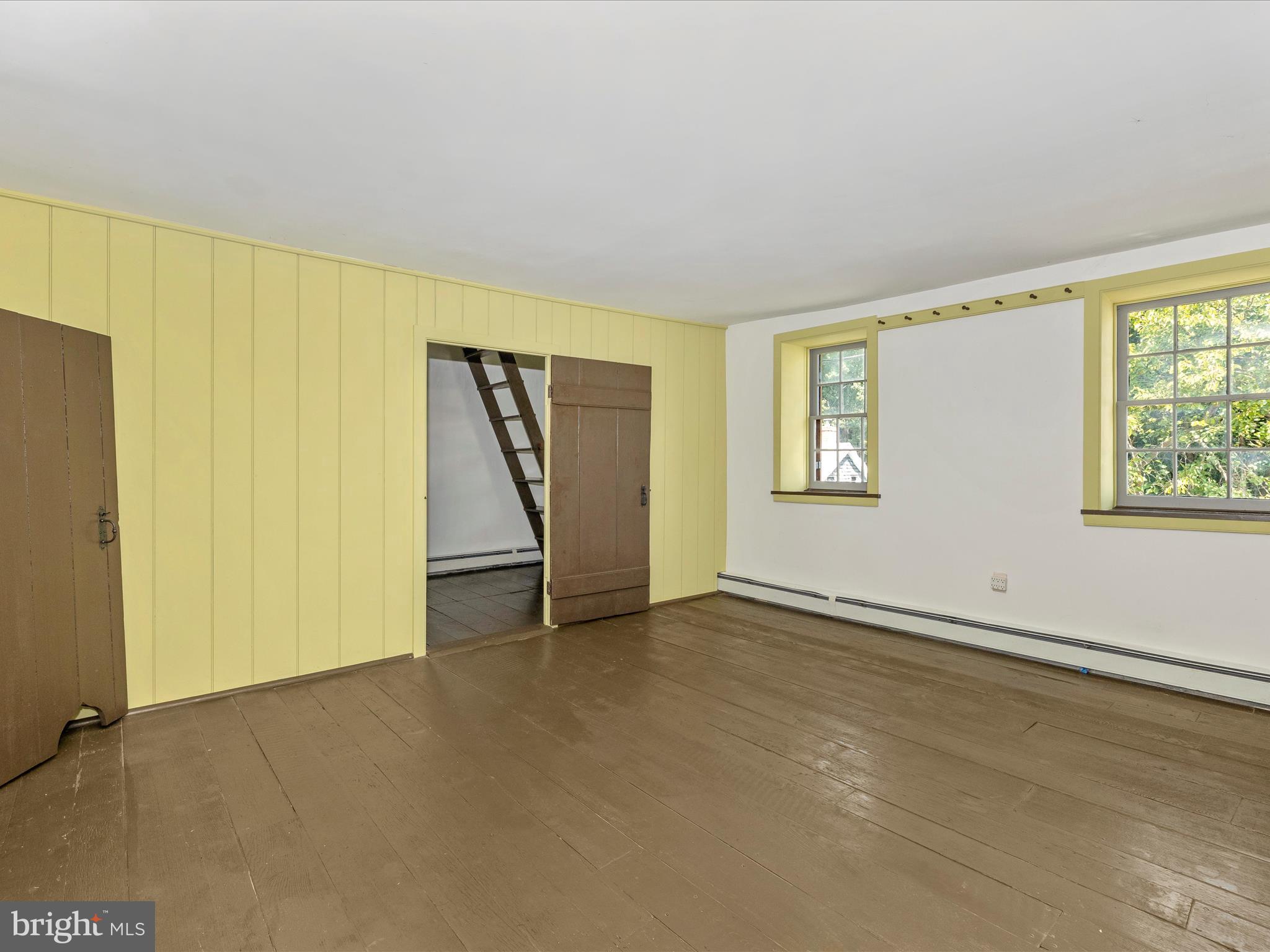 120 E Main St