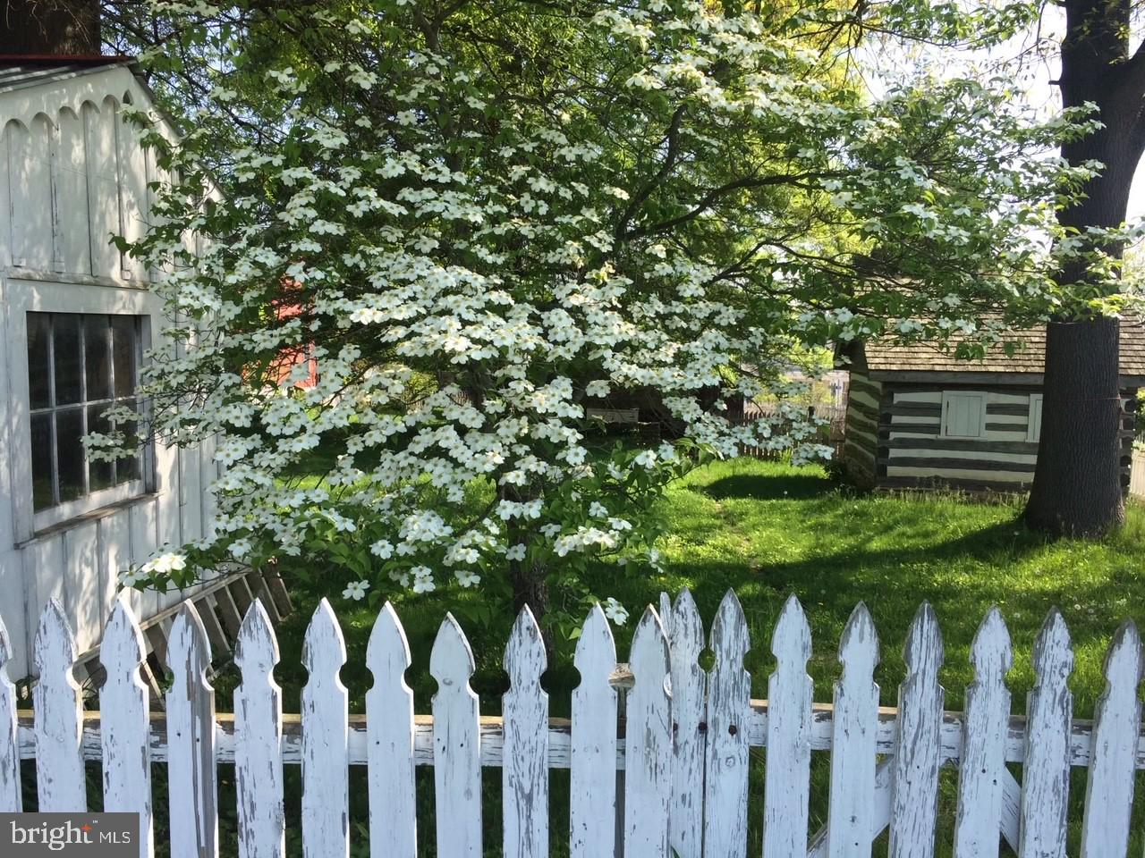 120 E Main St