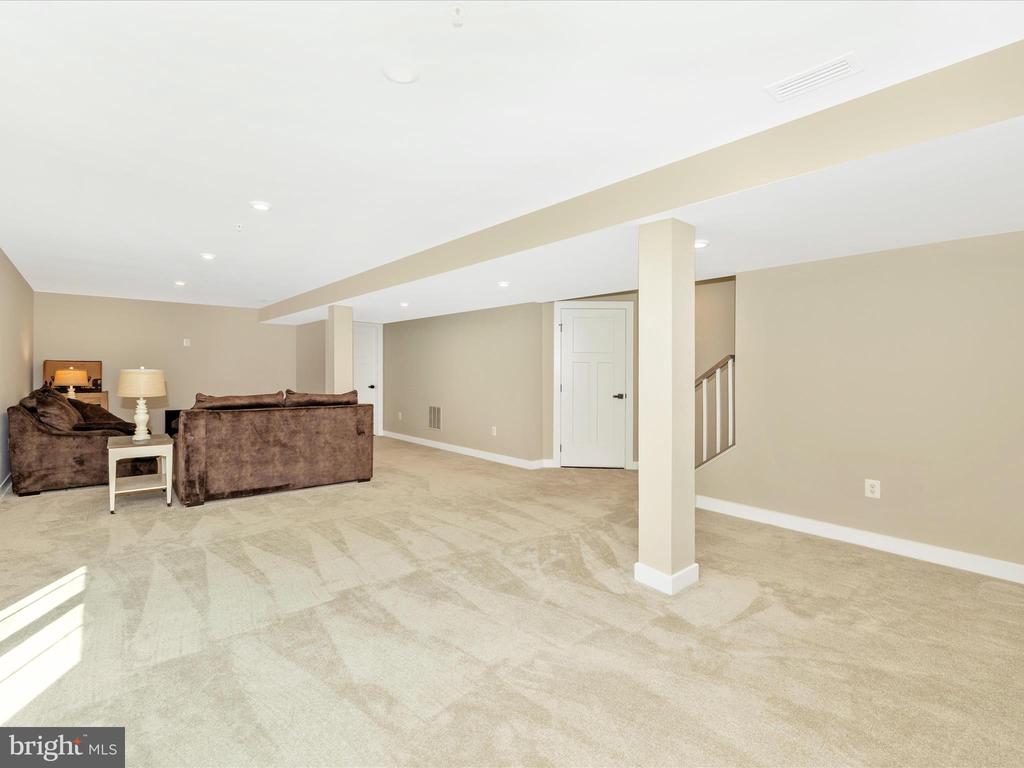 7102 Mandalong Way