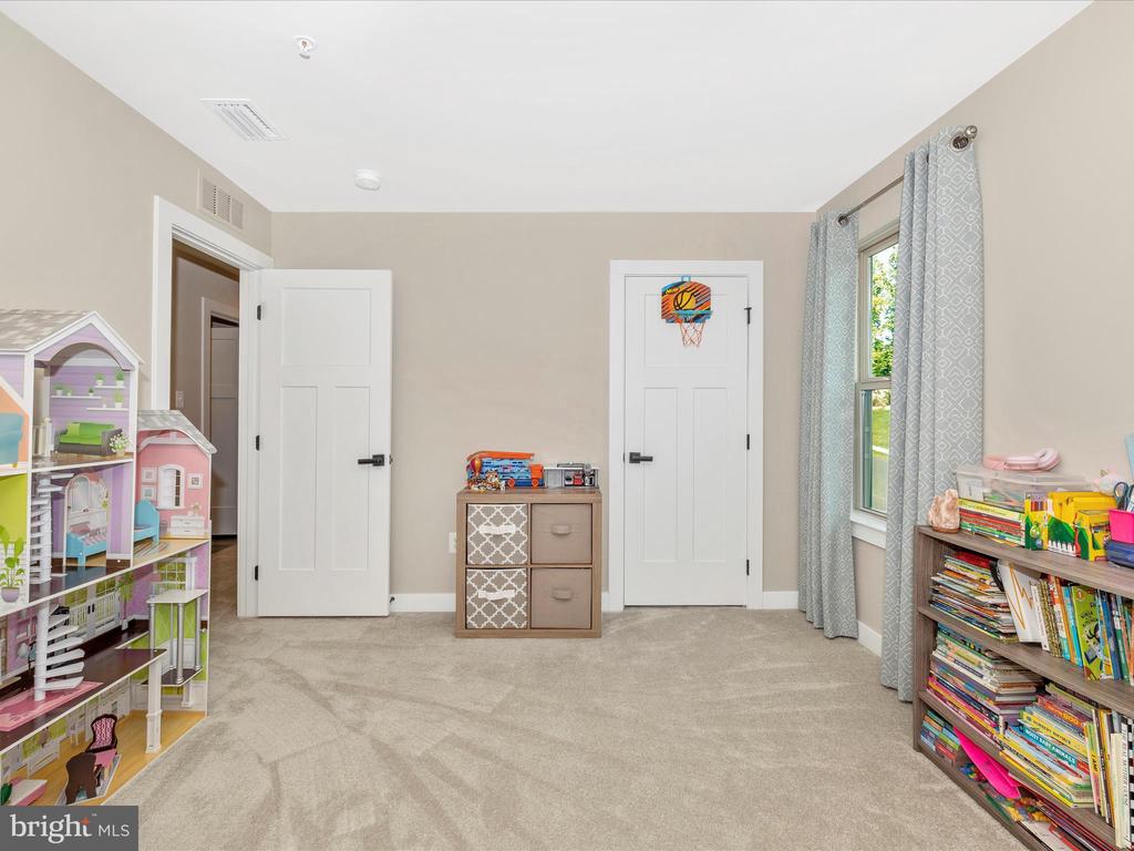 7102 Mandalong Way