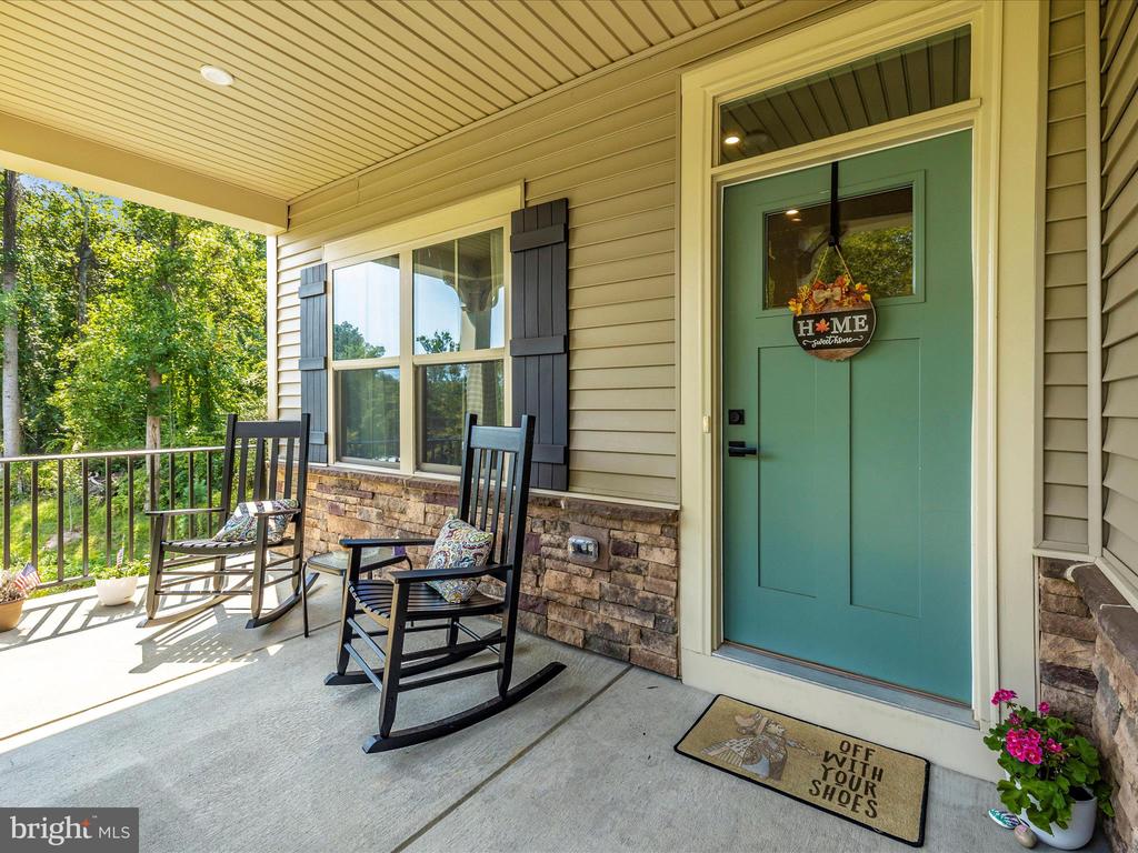 7102 Mandalong Way