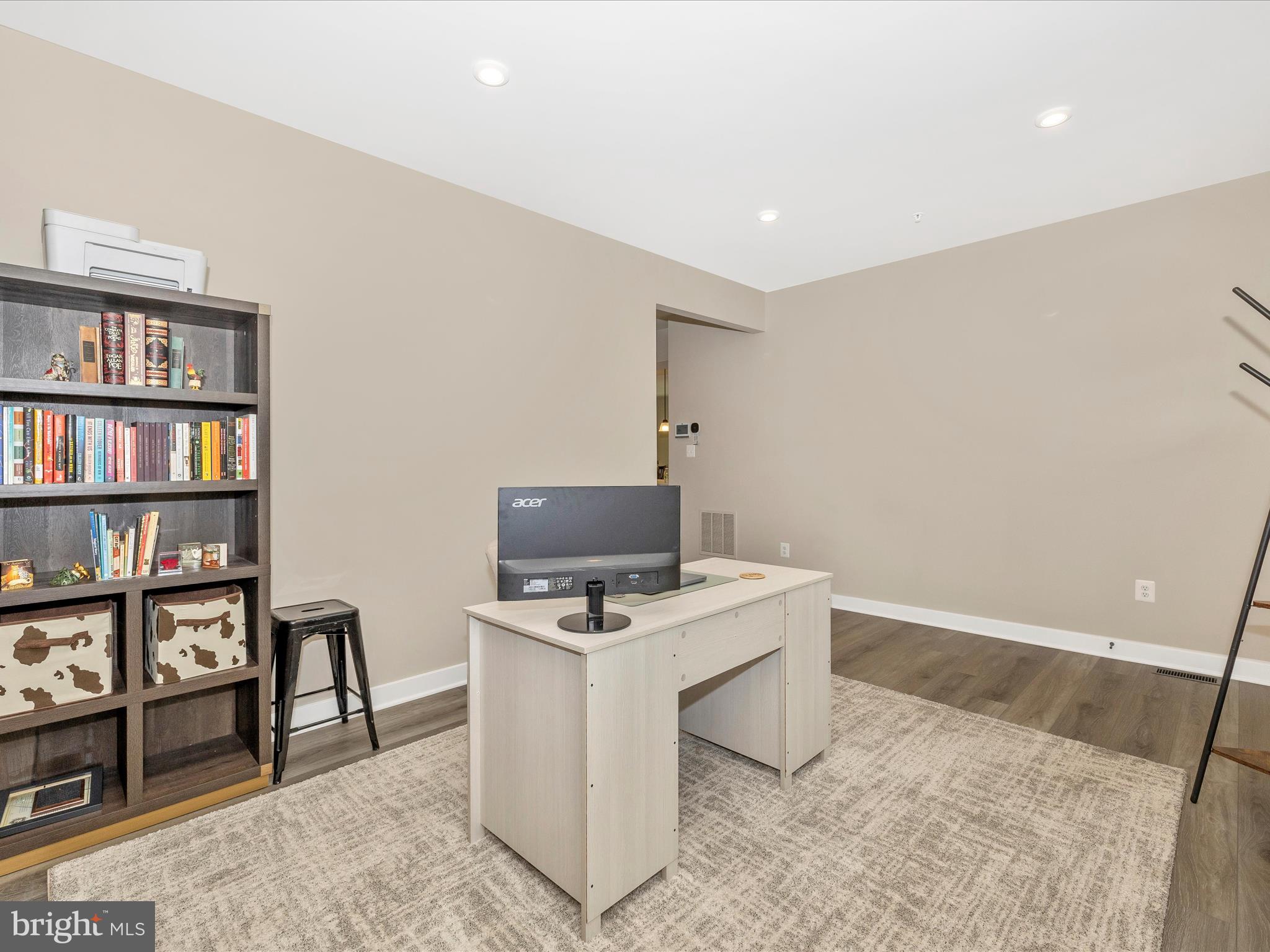 7102 Mandalong Way