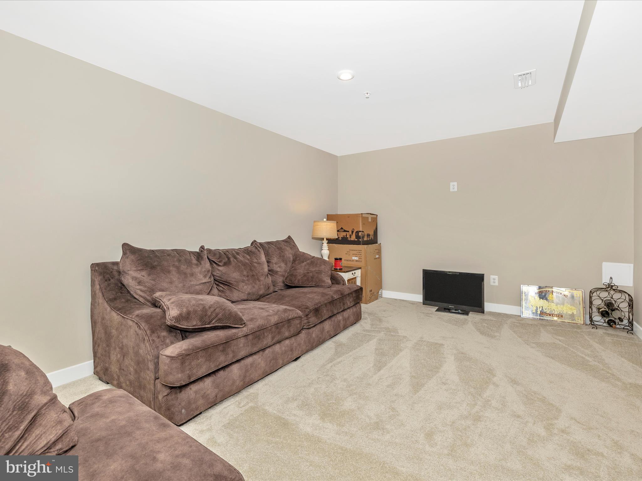 7102 Mandalong Way