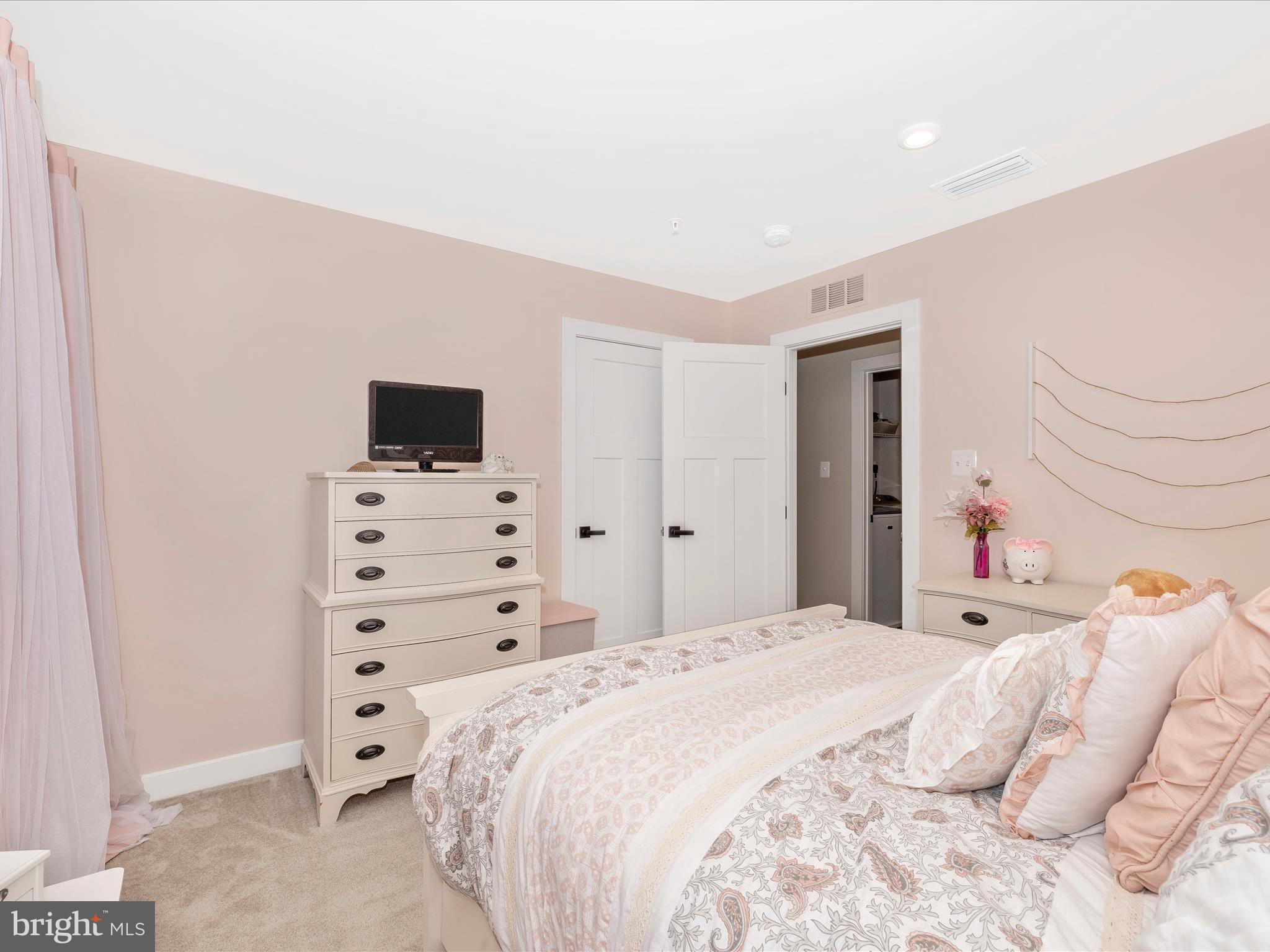 7102 Mandalong Way