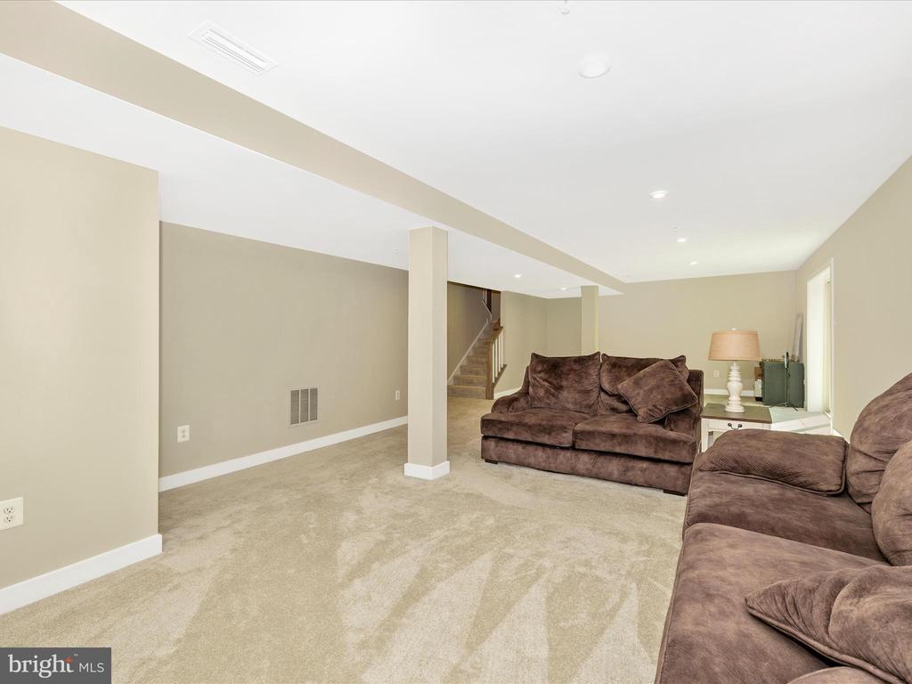 7102 Mandalong Way
