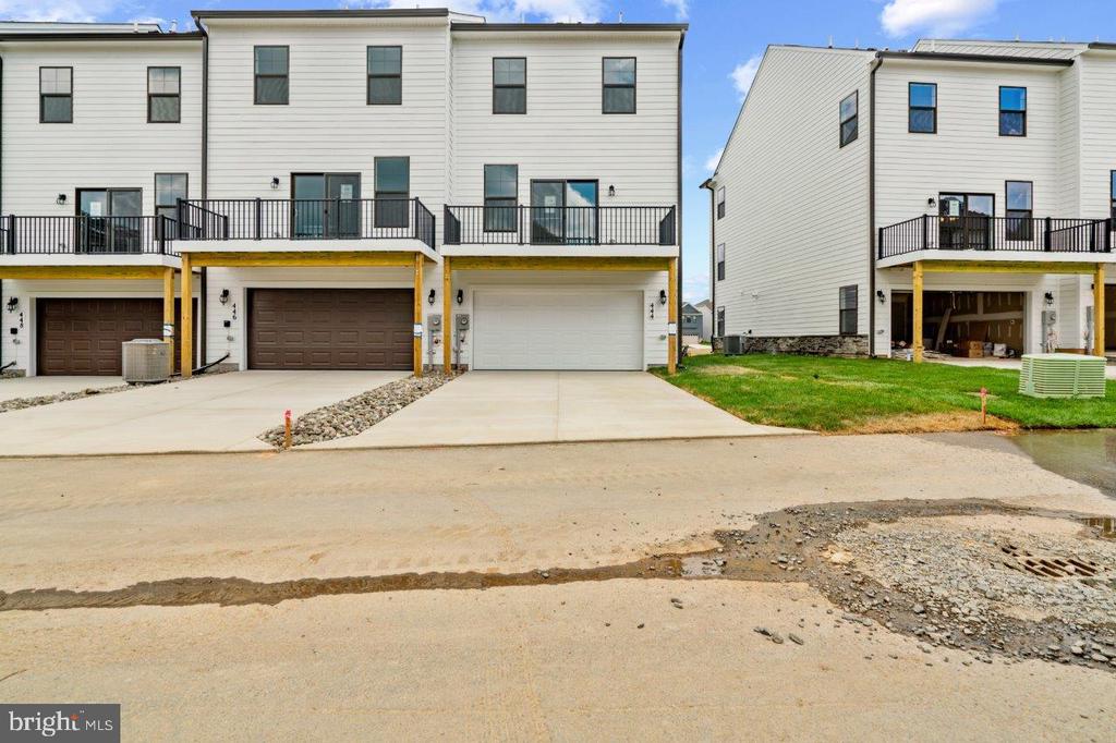 432 Herringbone Way