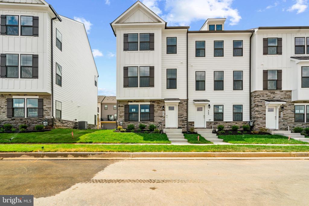 432 Herringbone Way