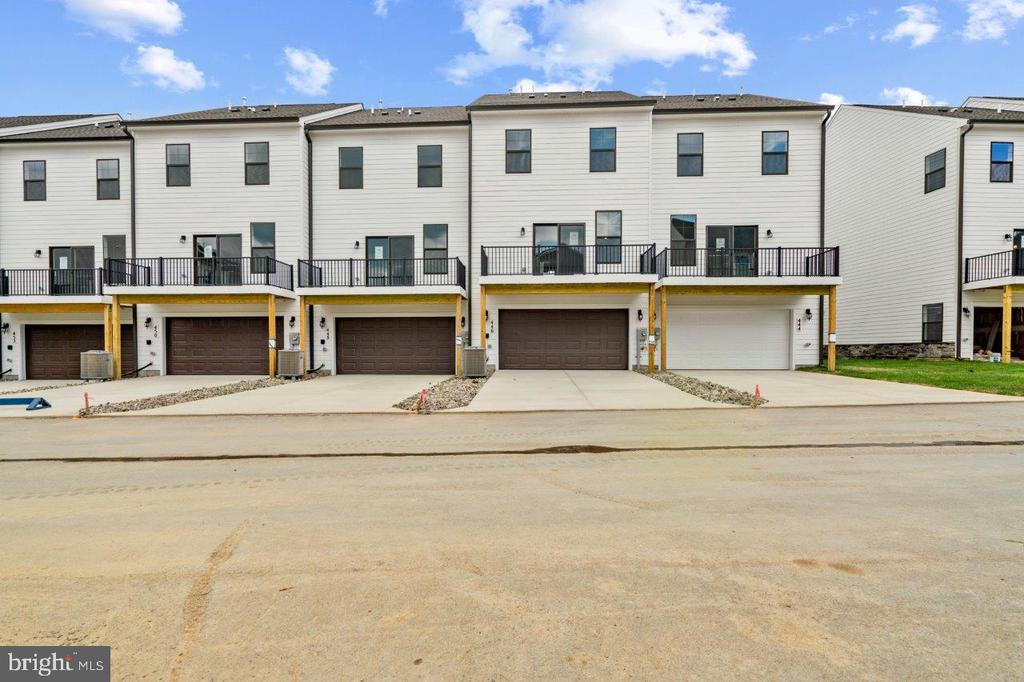 432 Herringbone Way