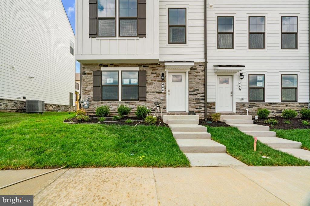 432 Herringbone Way