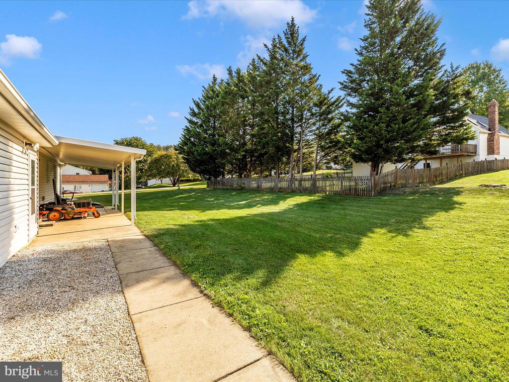 7093 Fern Ln