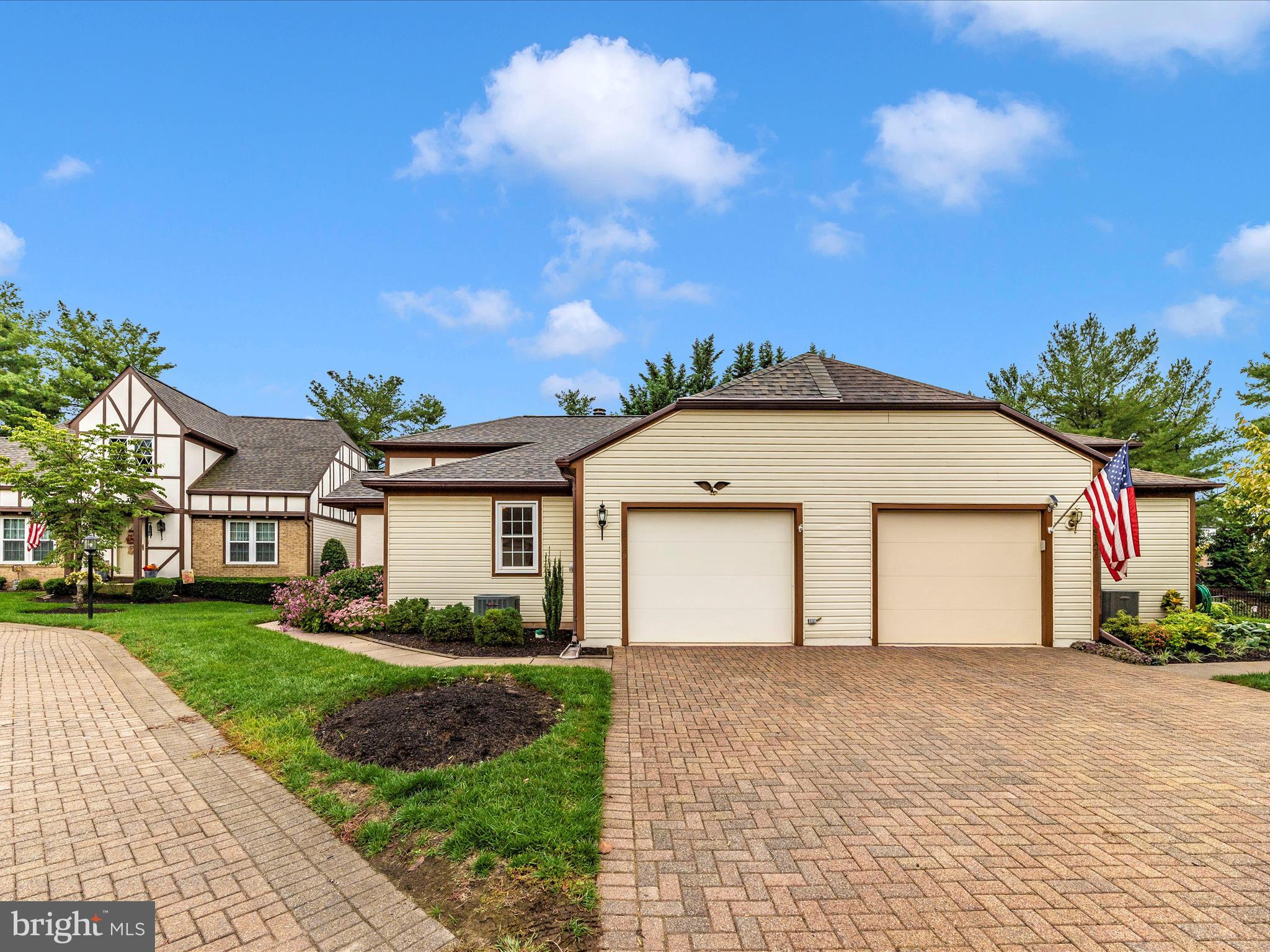 812-B Dunbrooke Ct