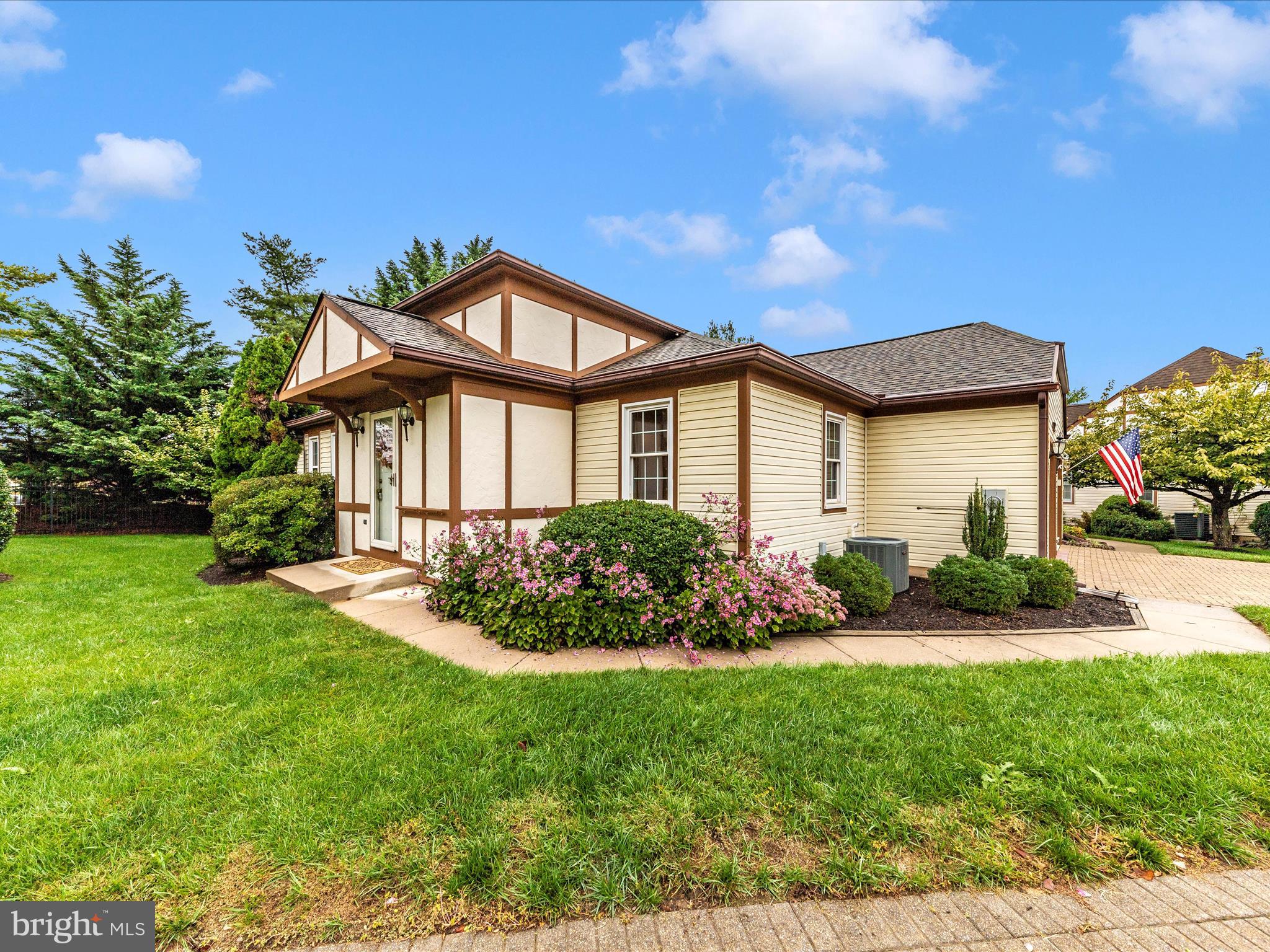812-B Dunbrooke Ct