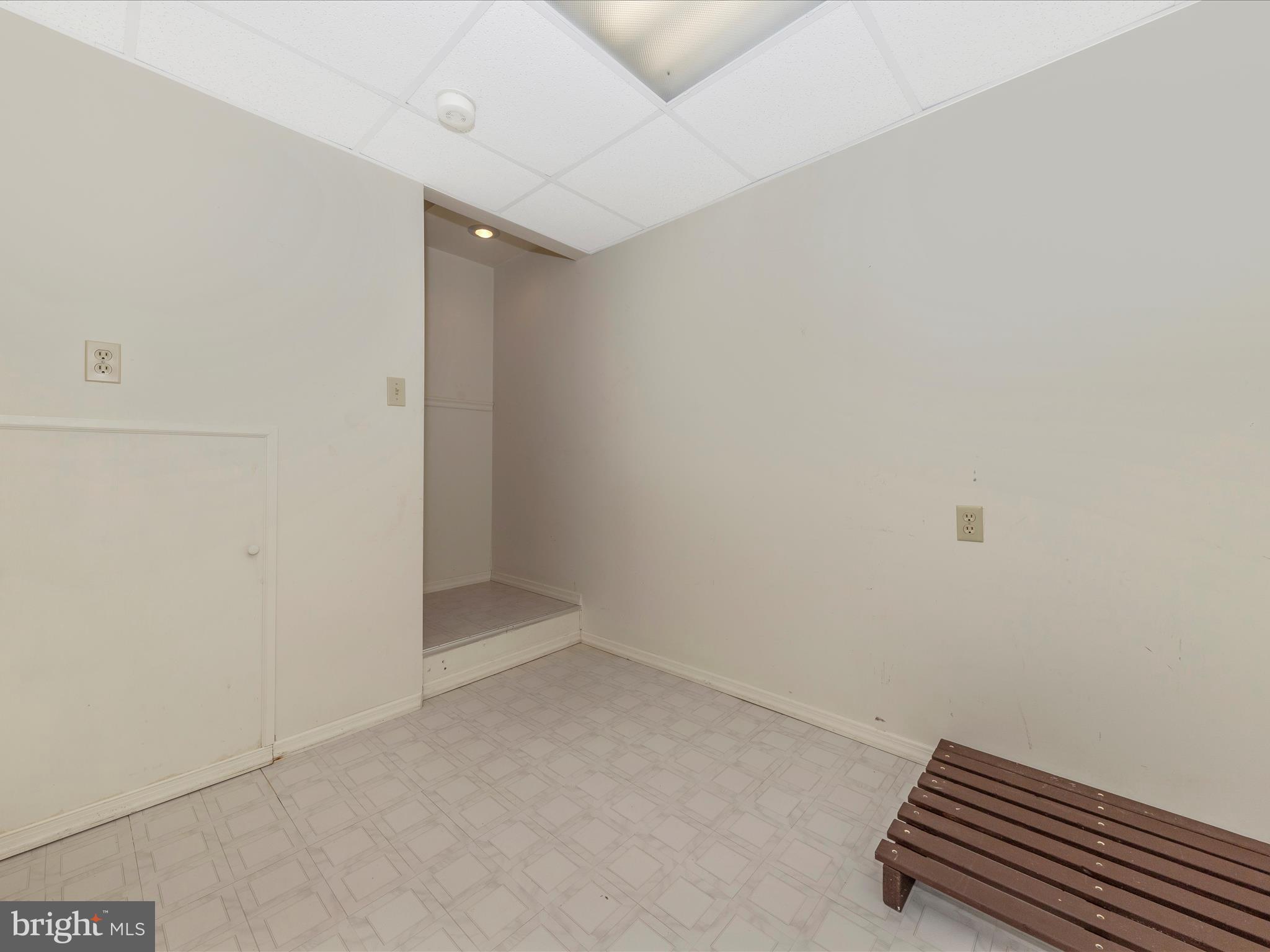 812-B Dunbrooke Ct