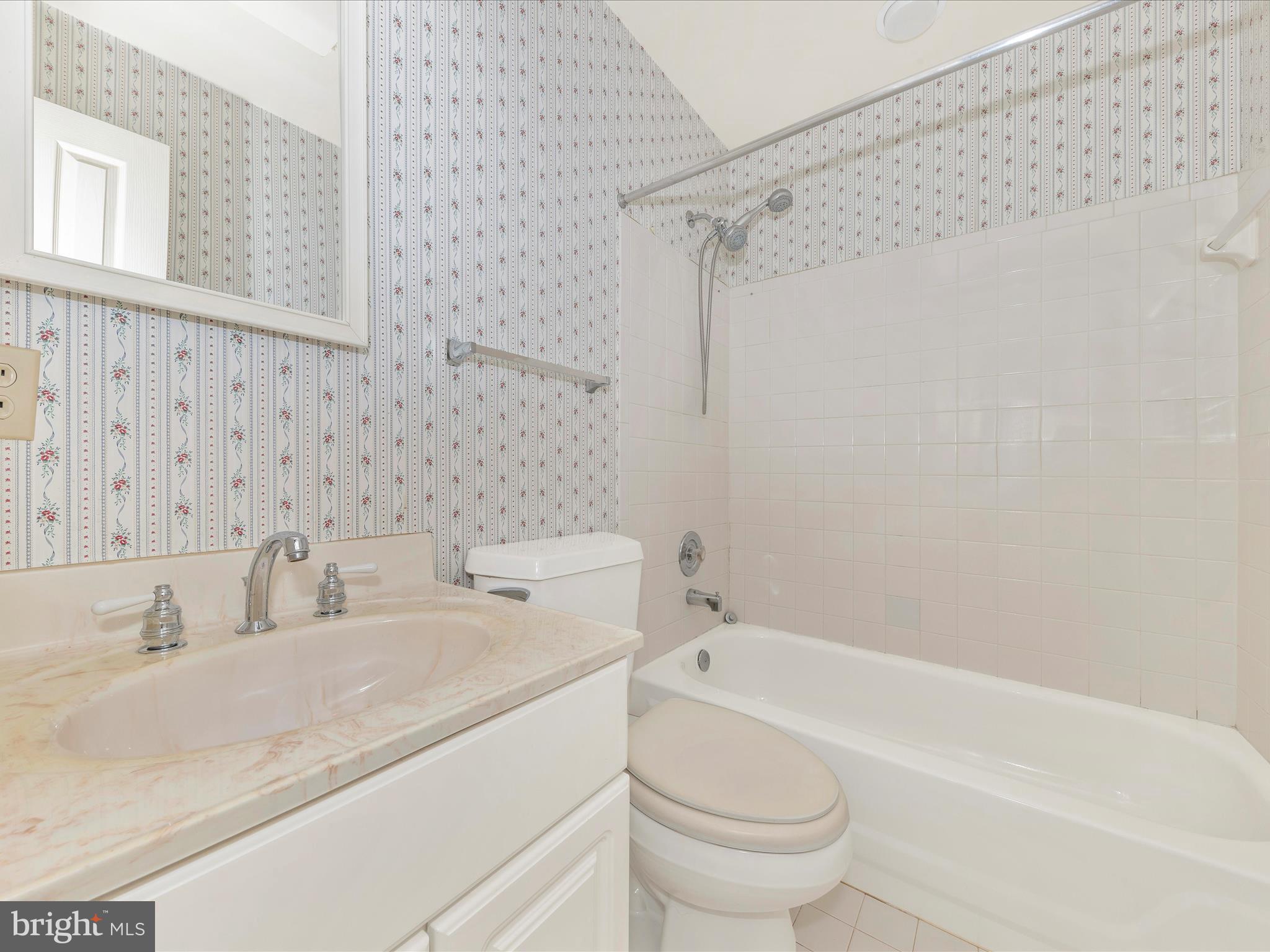 812-B Dunbrooke Ct