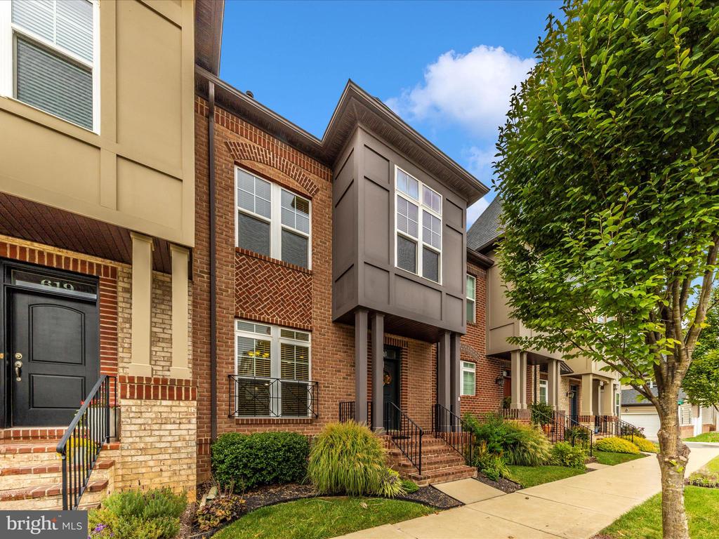 621 Blandwood Rd