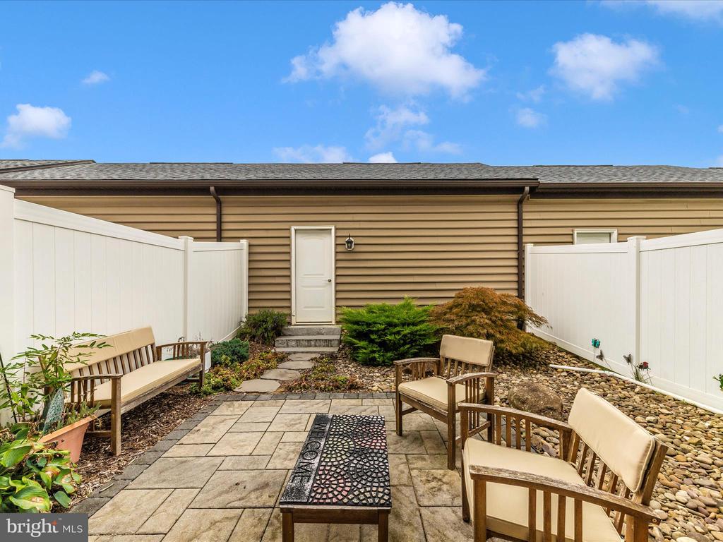 621 Blandwood Rd