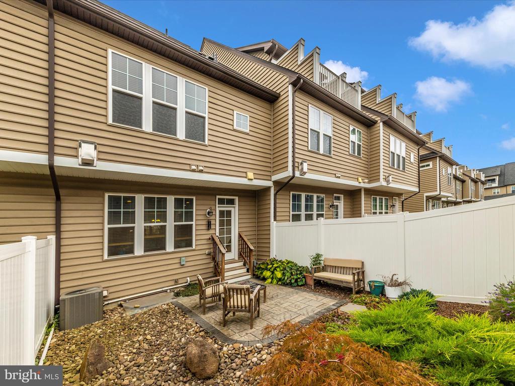 621 Blandwood Rd