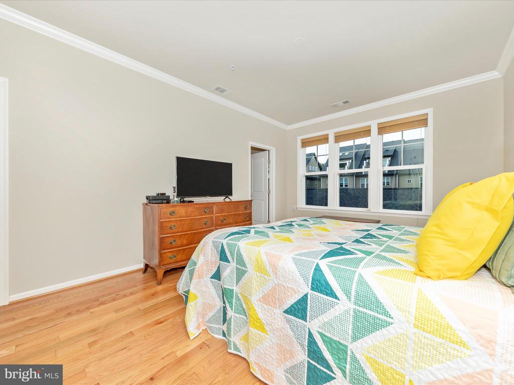 621 Blandwood Rd