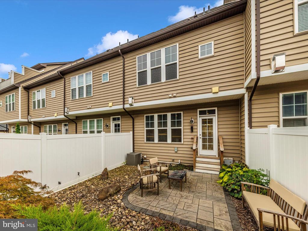 621 Blandwood Rd
