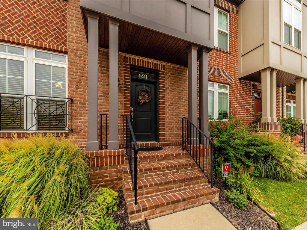 621 Blandwood Rd