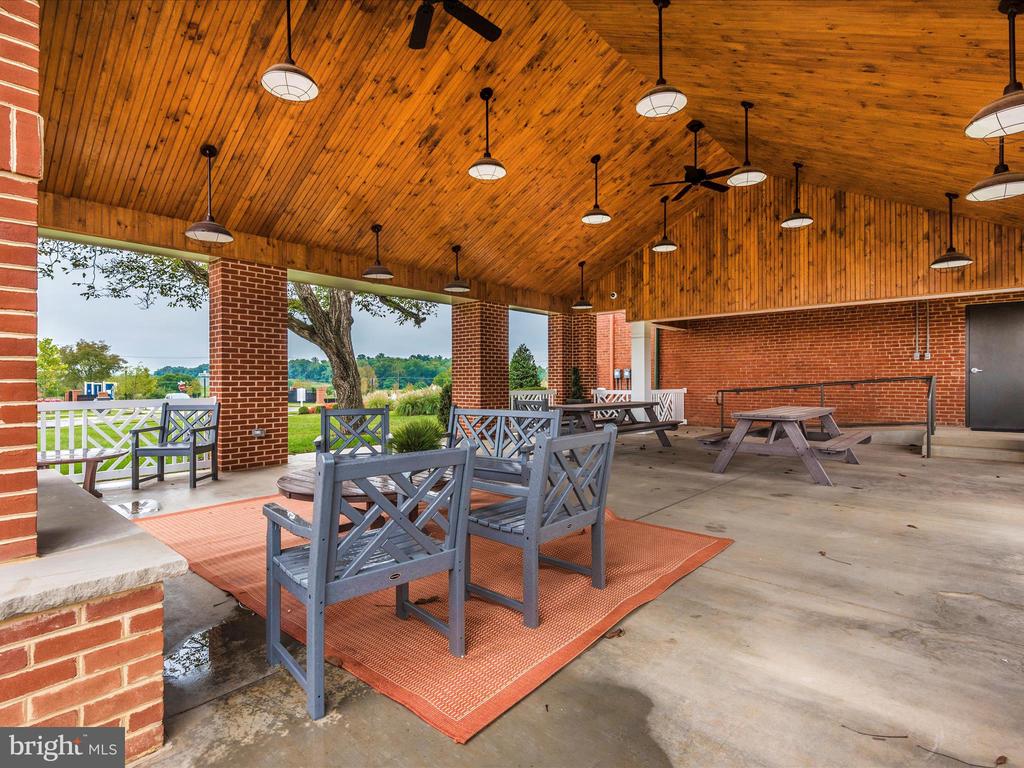 621 Blandwood Rd