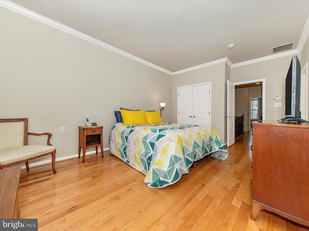 621 Blandwood Rd