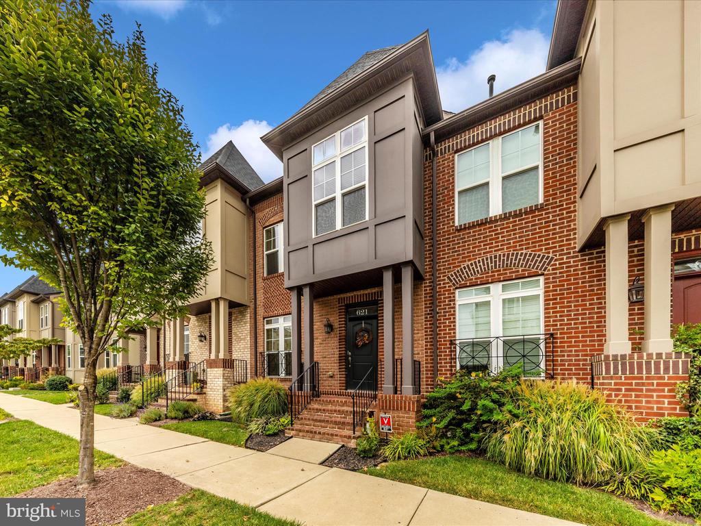 621 Blandwood Rd