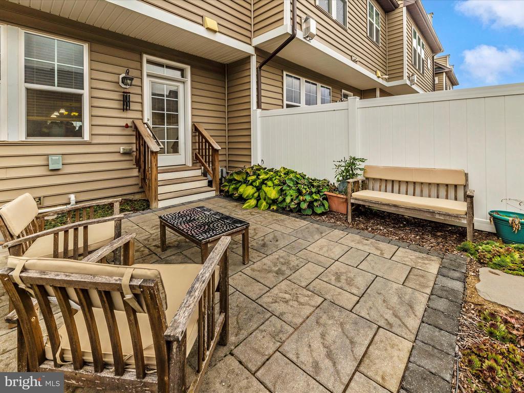 621 Blandwood Rd