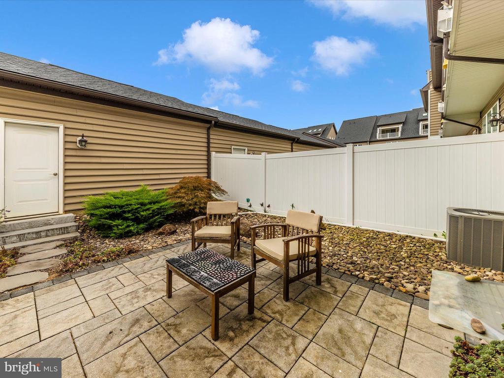 621 Blandwood Rd