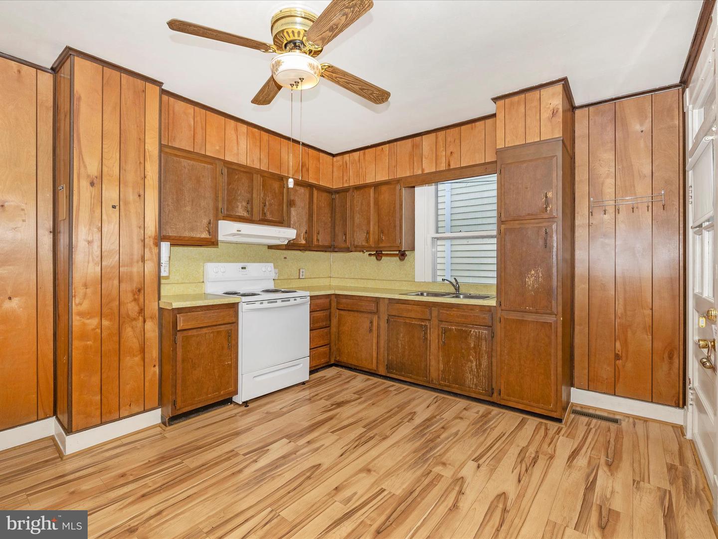 727 Motter Ave