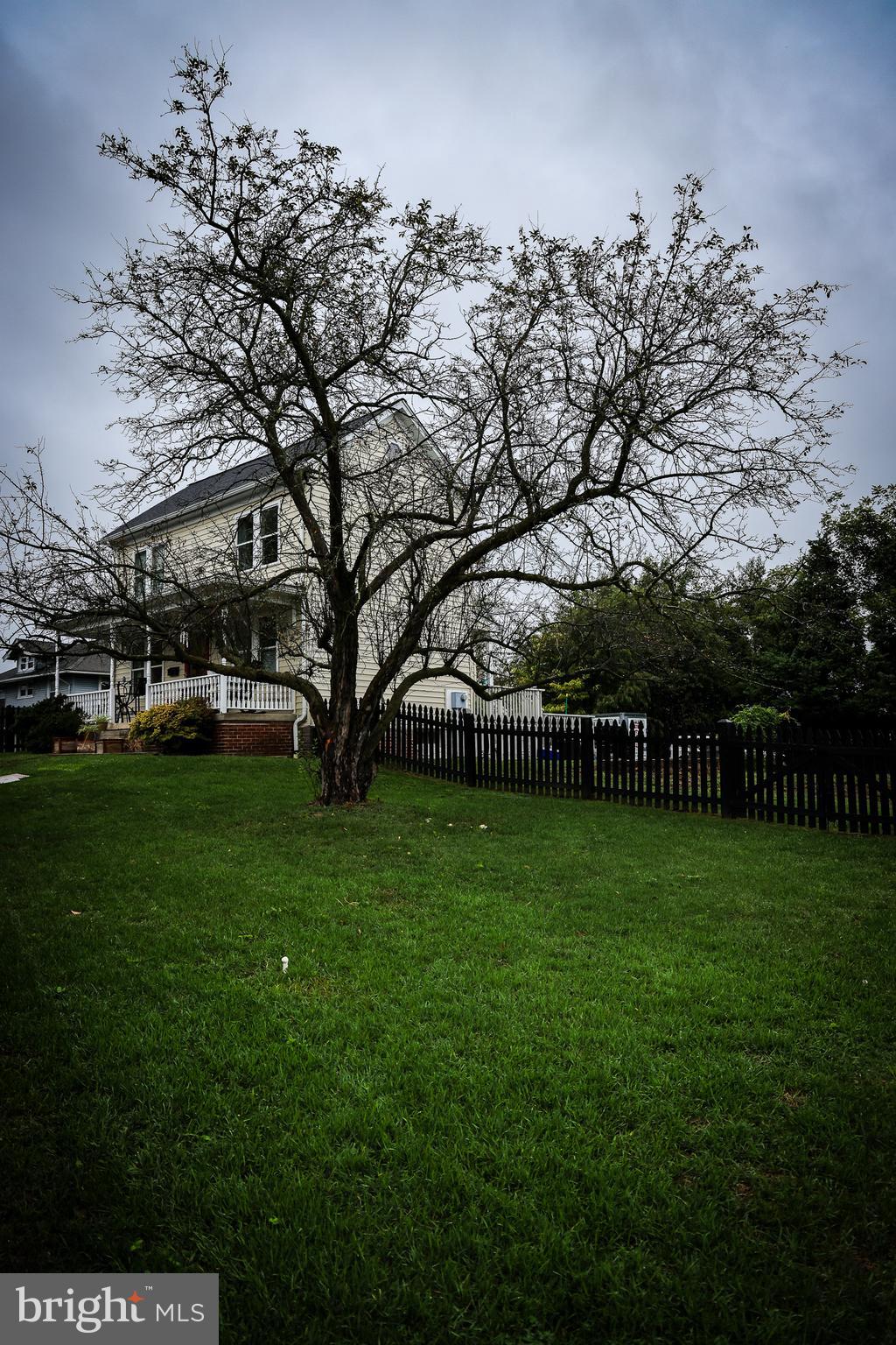 810 N Maple Ave