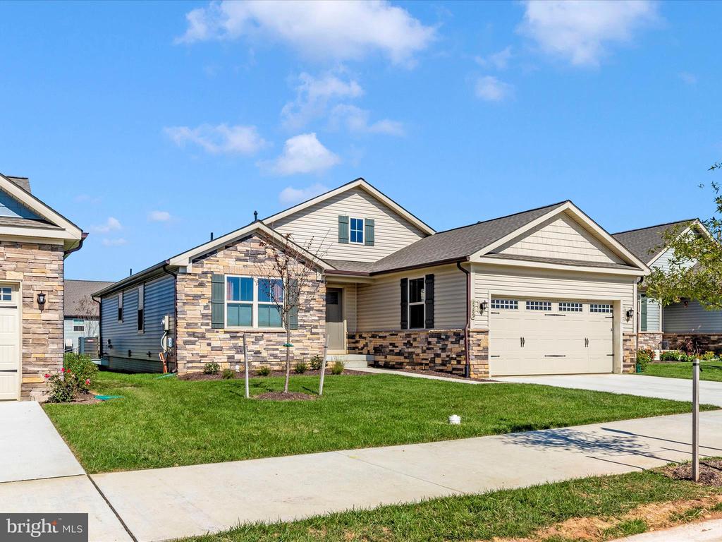 2589 Lamplighter Dr